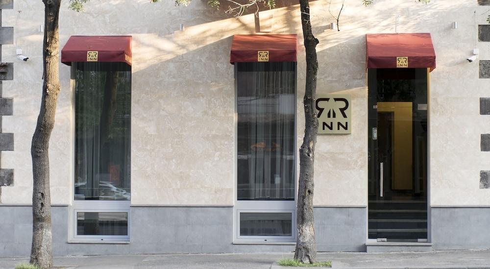 R&R Hotel Erévan Extérieur photo