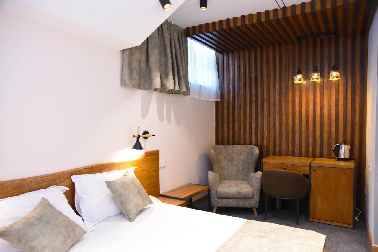 R&R Hotel Erévan Extérieur photo