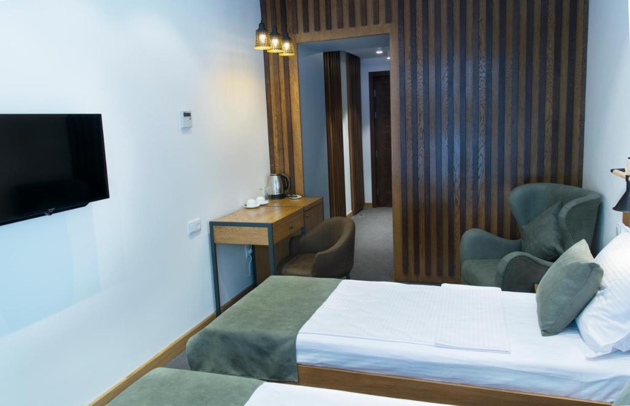 R&R Hotel Erévan Extérieur photo