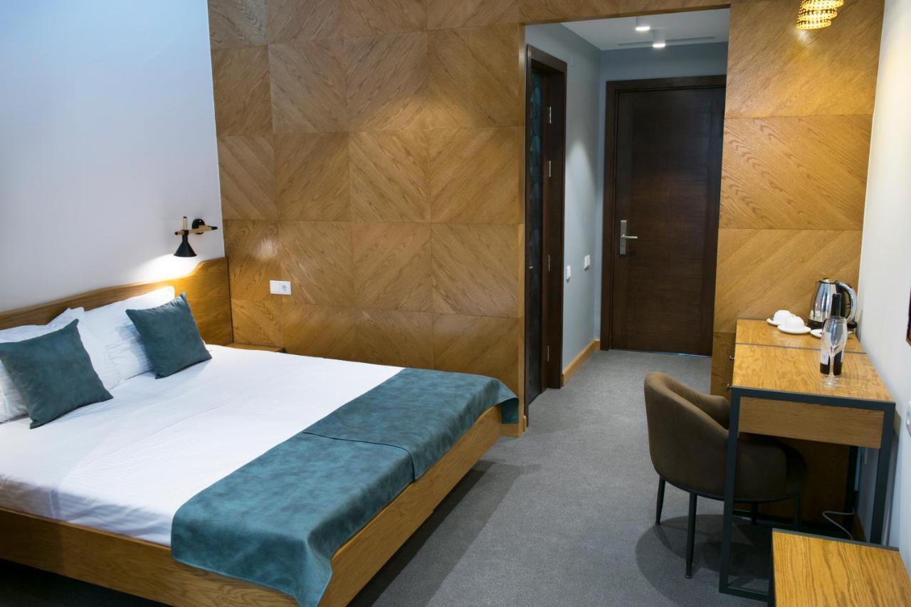 R&R Hotel Erévan Extérieur photo